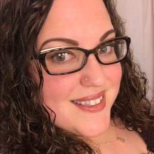 Meet your Posher, Lacey